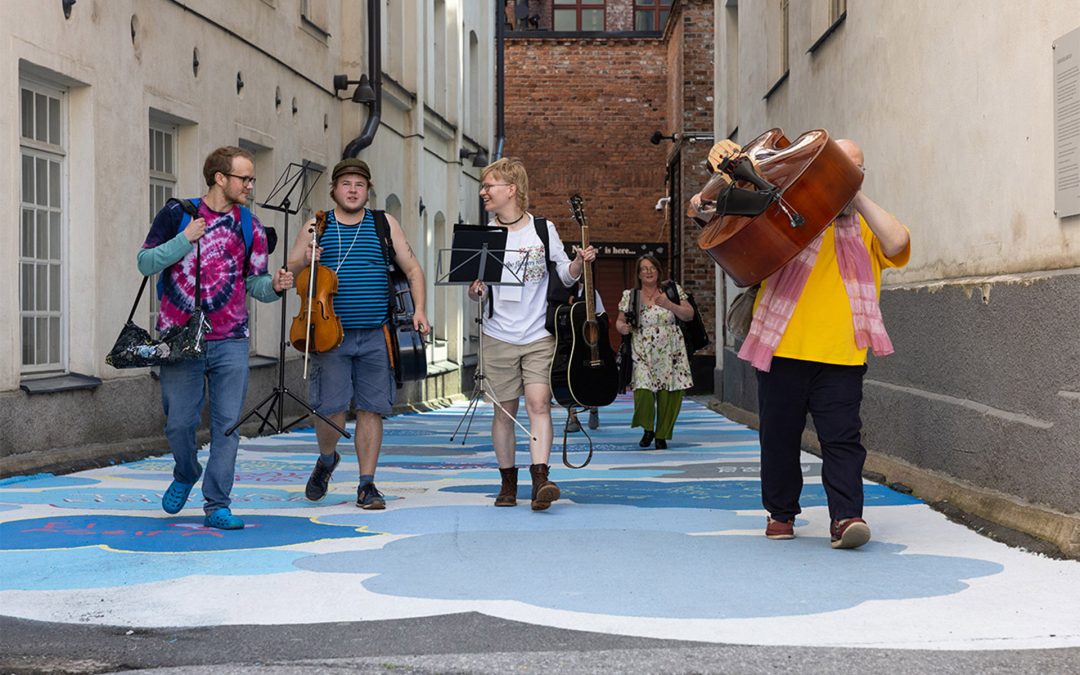 Pelimannit soittivat tuhansille kuulijoille Finlaysonin alueella